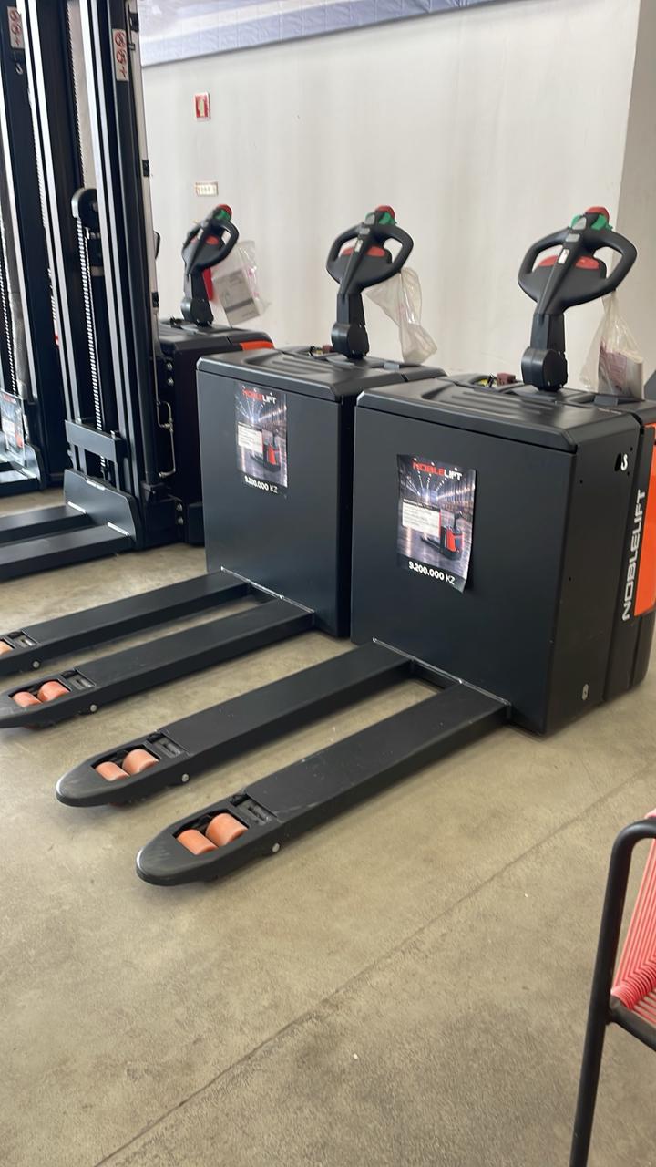 Porta-paletes Noblelift em stock